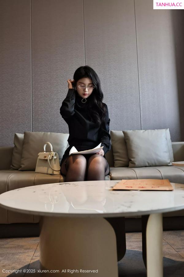   [XiuRen]高清写真图 2025.04.18 No.10167 小芭乐 黑色OL第12张图片